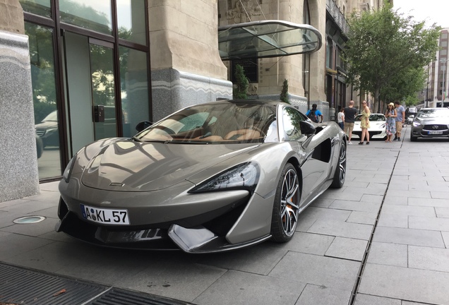 McLaren 570GT