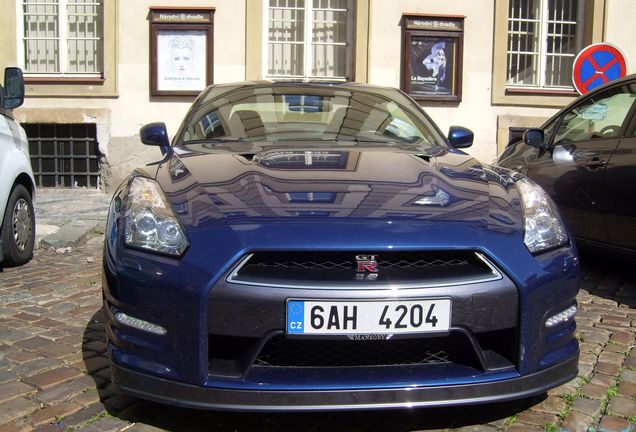 Nissan GT-R 2015