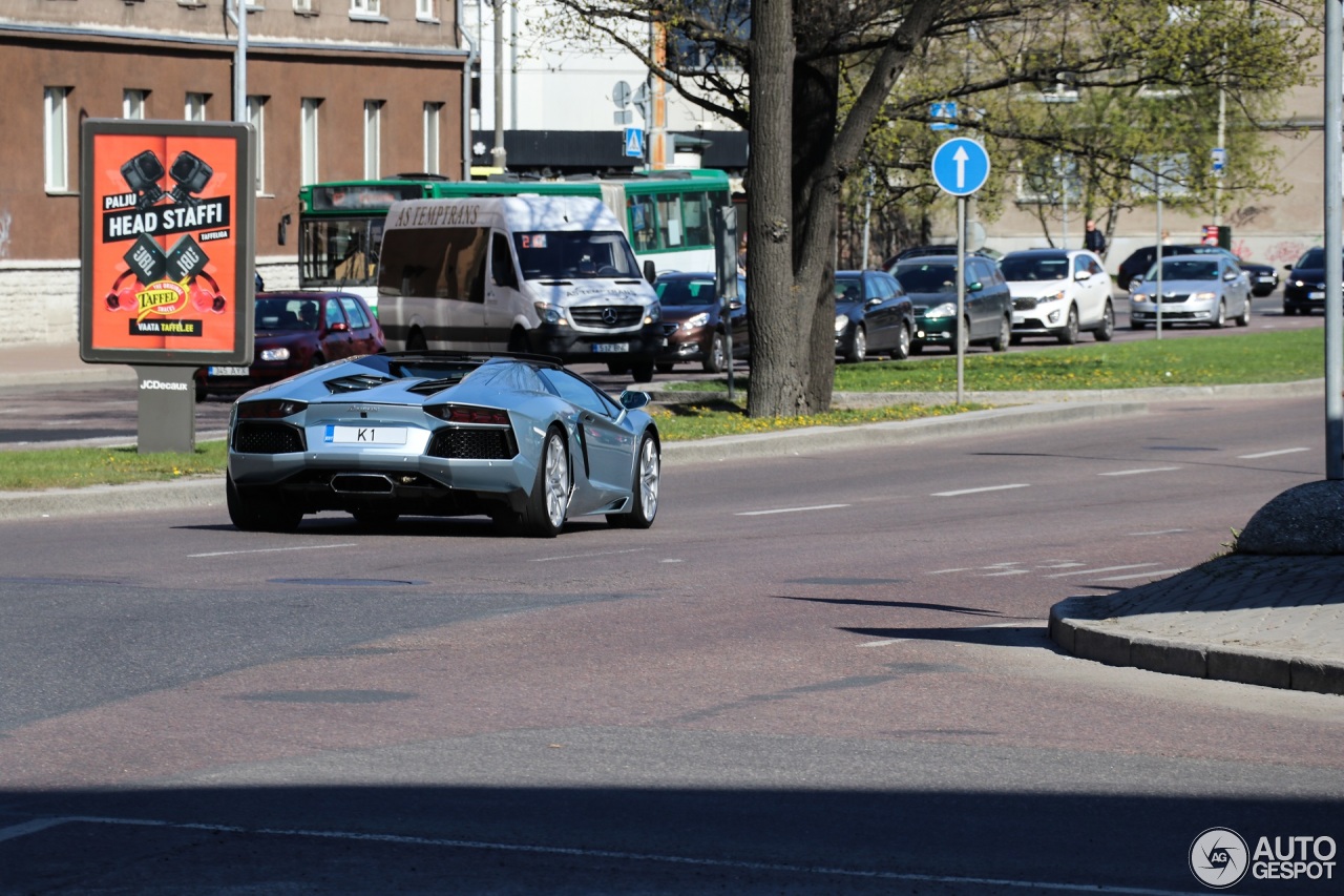 Lamborghini Aventador LP700-4 Roadster