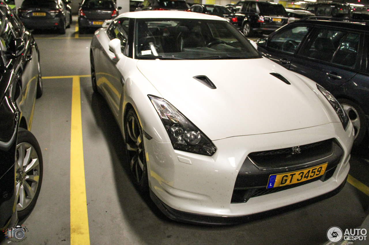 Nissan GT-R