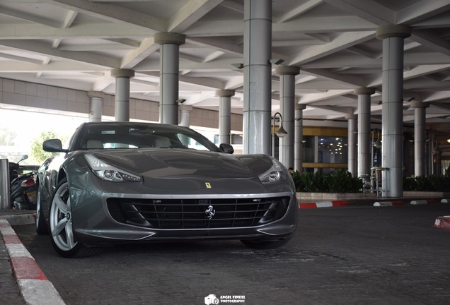 Ferrari GTC4Lusso