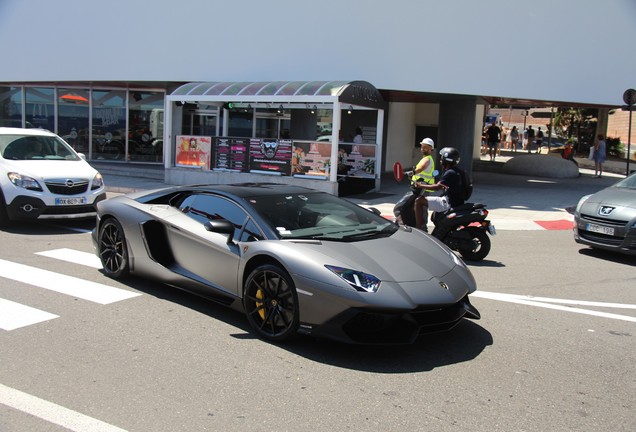 Lamborghini Aventador LP700-4