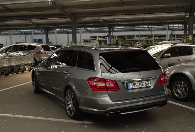 Mercedes-Benz E 63 AMG S212 V8 Biturbo