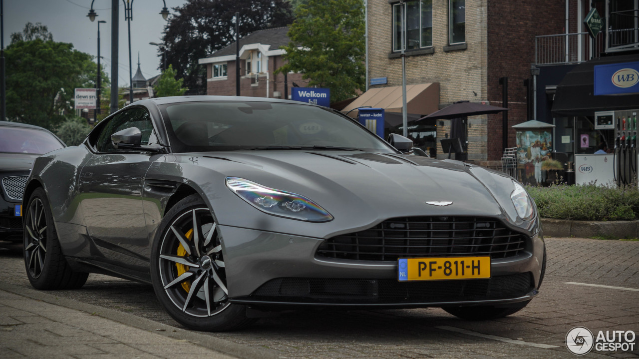 Aston Martin DB11