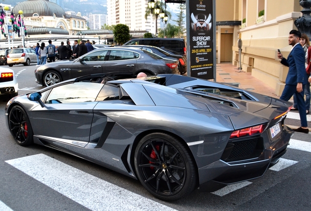 Lamborghini Aventador LP700-4 Roadster