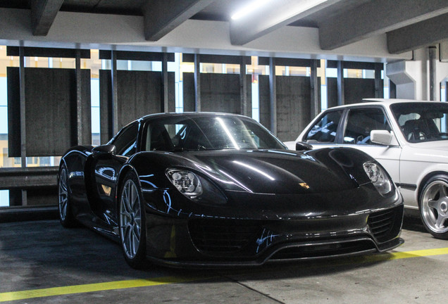 Porsche 918 Spyder Weissach Package