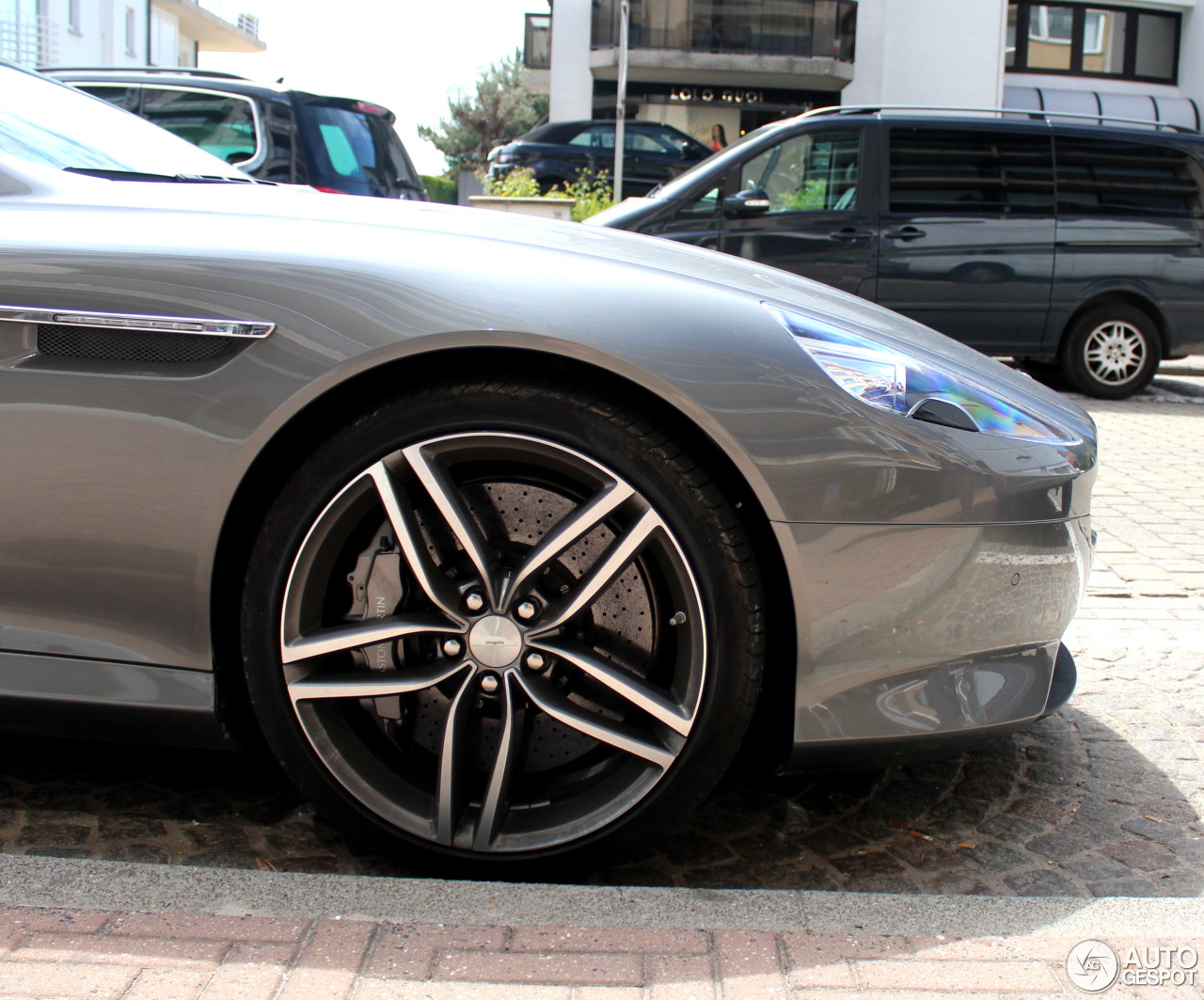 Aston Martin DB9 Volante 2013