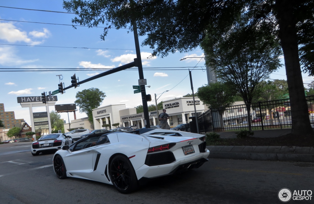 Lamborghini Aventador LP700-4 Roadster