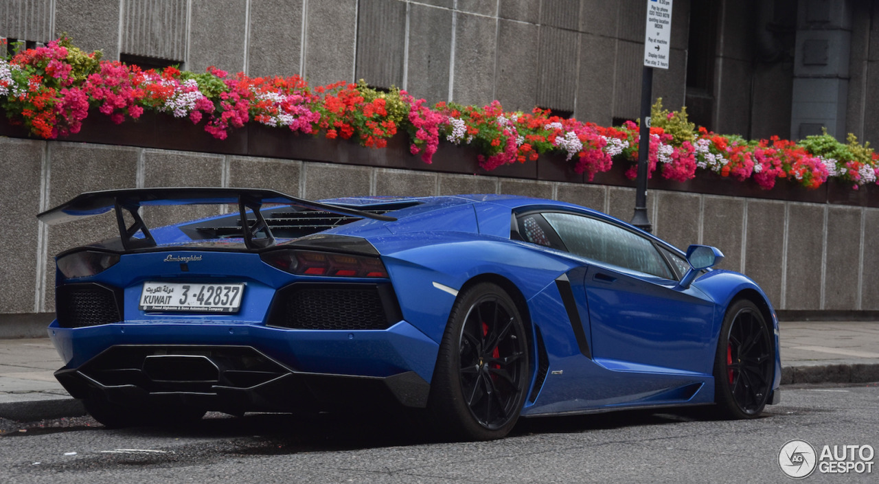 Lamborghini Aventador LP900-4 DMC Molto Veloce