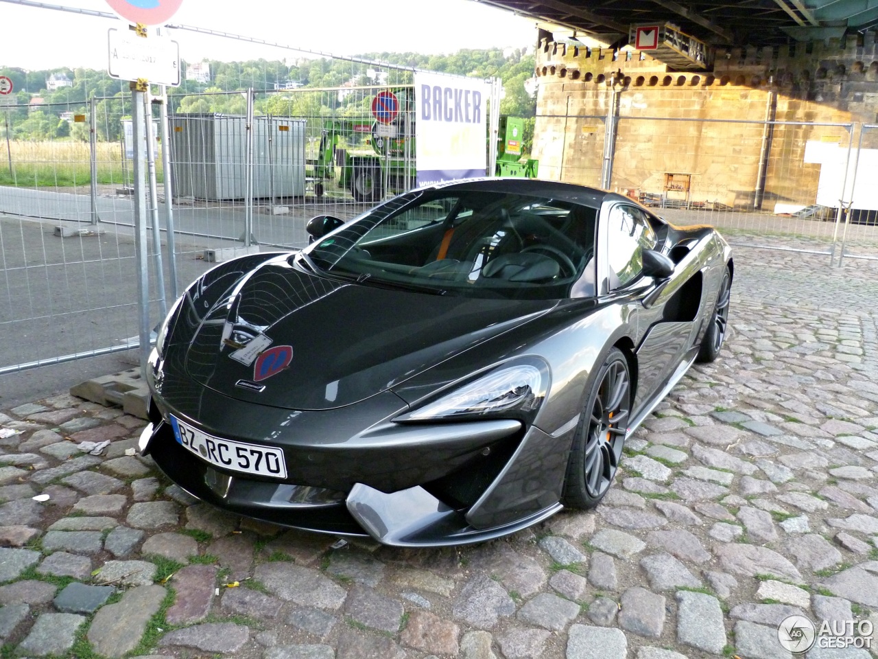 McLaren 570S