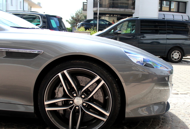 Aston Martin DB9 Volante 2013