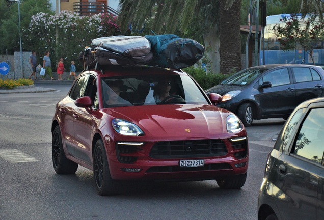 Porsche 95B Macan GTS