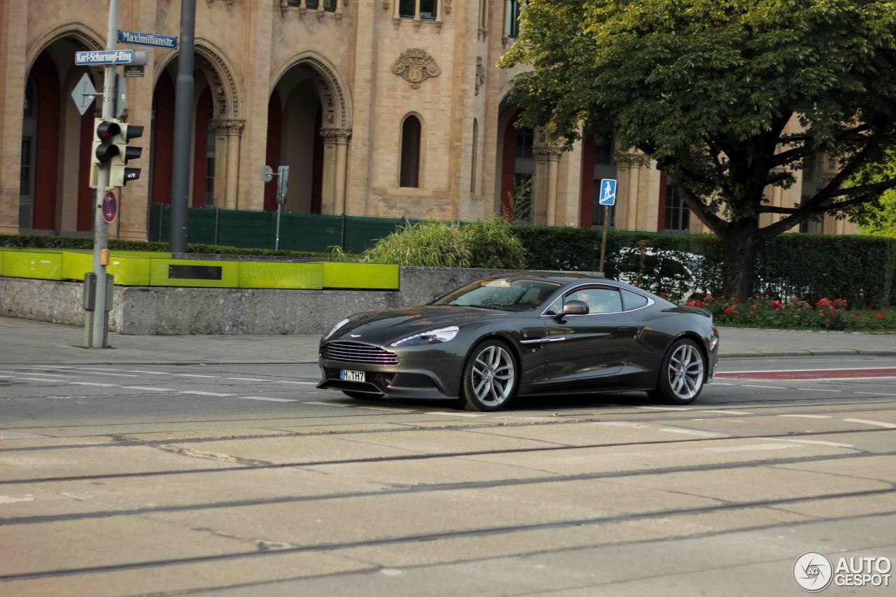 Aston Martin Vanquish 2013