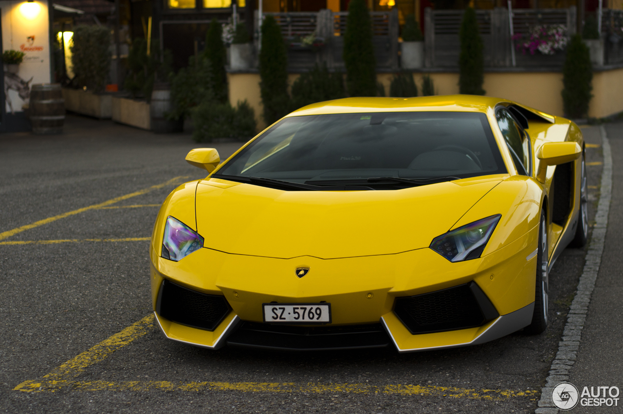 Lamborghini Aventador LP700-4 Miura Edition