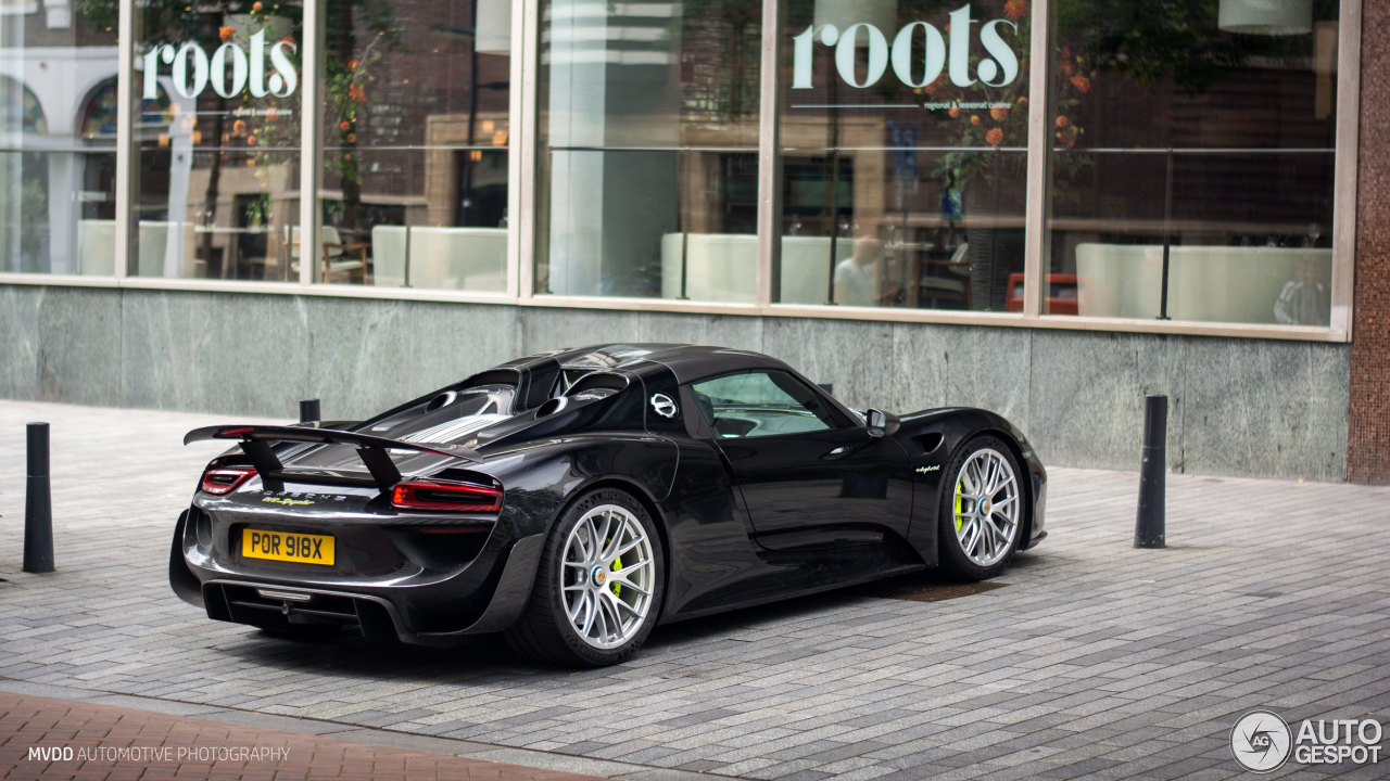 Porsche 918 Spyder Weissach Package