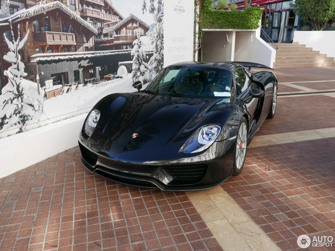 Porsche 918 Spyder Weissach Package