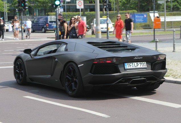 Lamborghini Aventador LP700-4