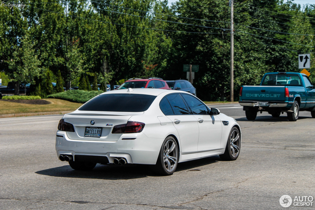 BMW M5 F10 2011