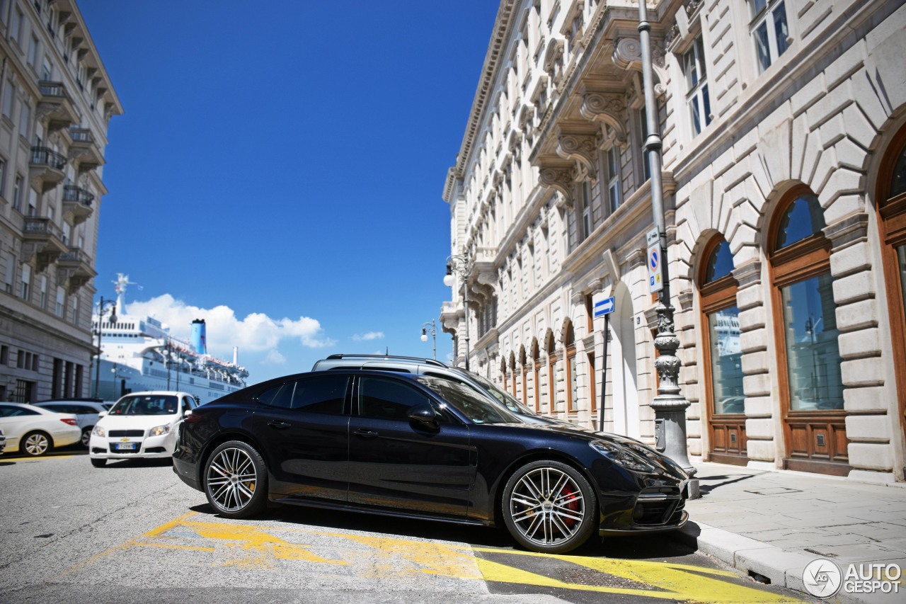 Porsche 971 Panamera Turbo