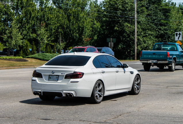 BMW M5 F10 2011