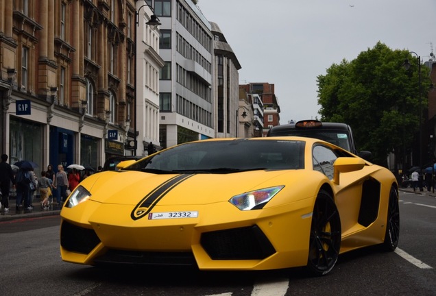 Lamborghini Aventador LP700-4