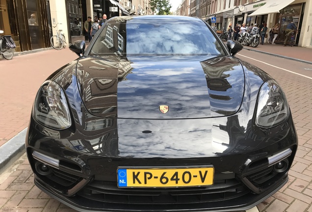 Porsche 971 Panamera Turbo