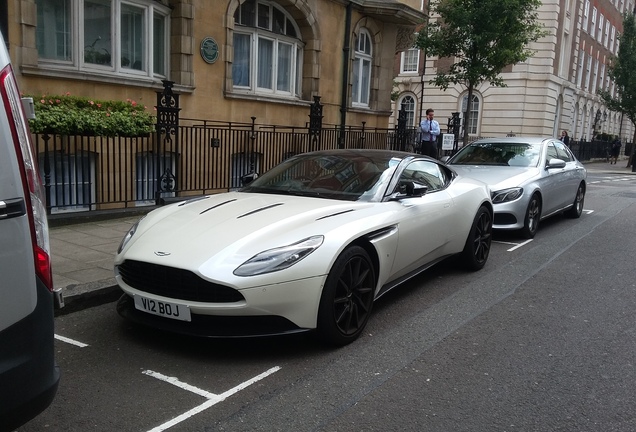 Aston Martin DB11