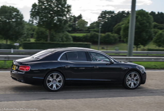 Bentley Flying Spur V8