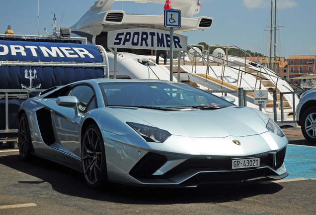 Lamborghini Aventador S LP740-4