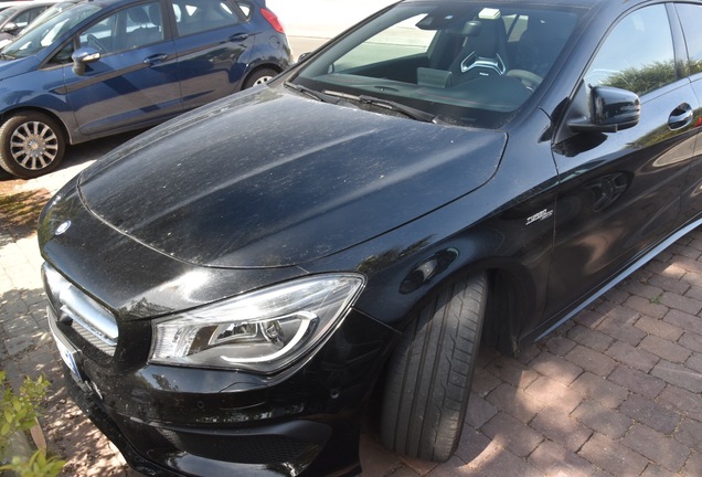 Mercedes-Benz CLA 45 AMG Shooting Brake