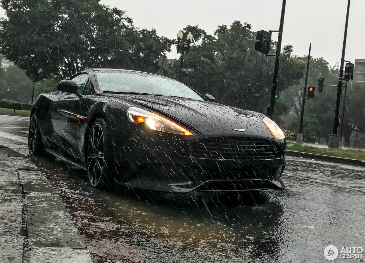 Aston Martin Vanquish Volante