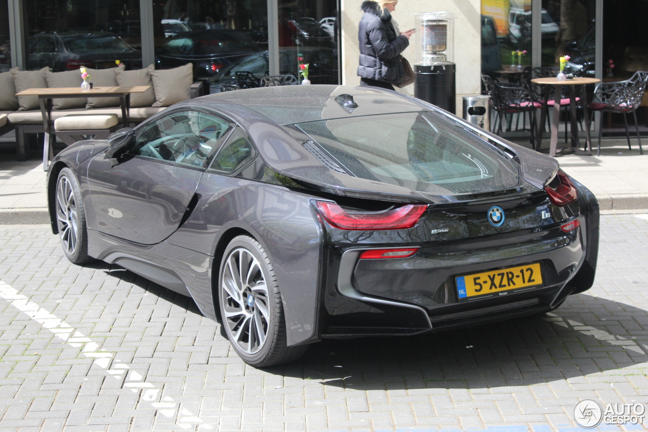 BMW i8