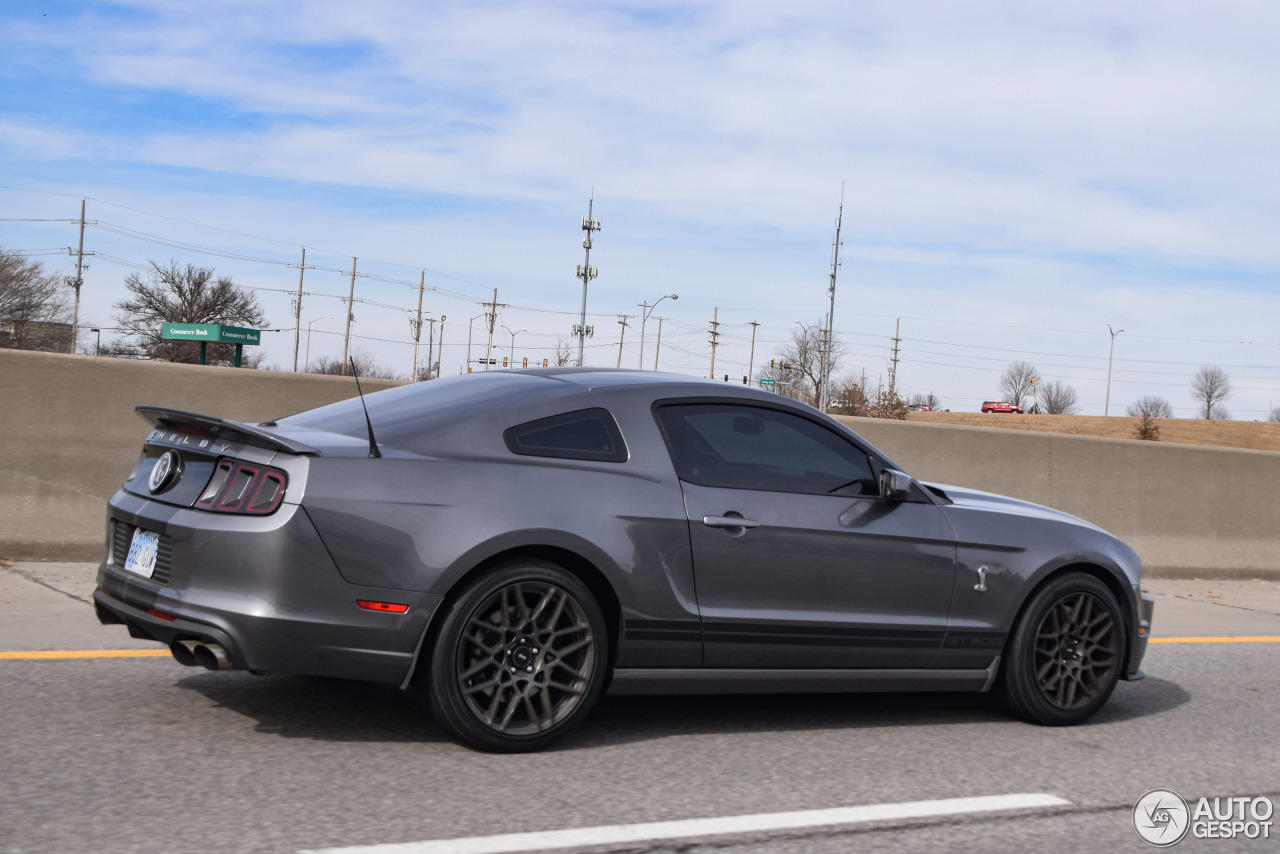 Ford Mustang Shelby GT500 2013