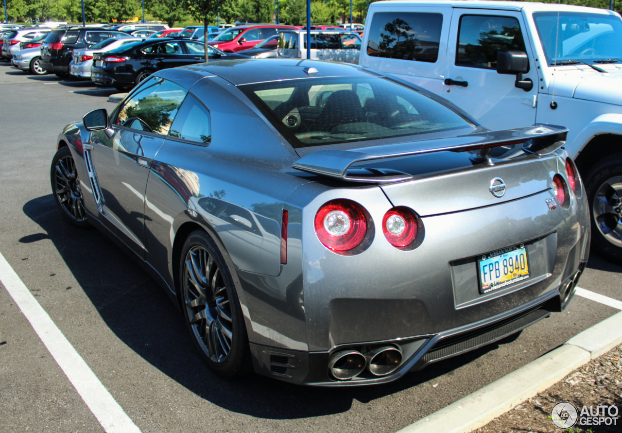 Nissan GT-R 2015