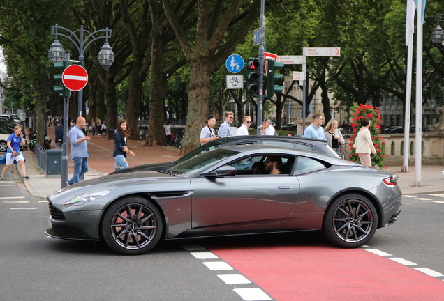 Aston Martin DB11