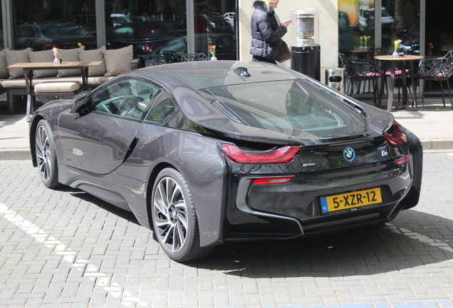 BMW i8