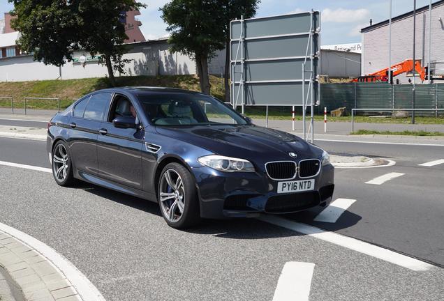 BMW M5 F10 2011