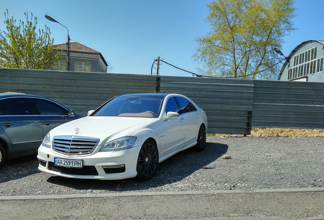 Mercedes-Benz S 65 AMG V221 2010