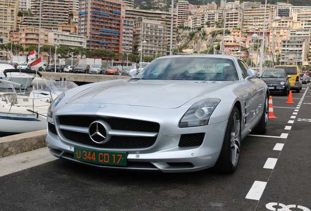 Mercedes-Benz SLS AMG