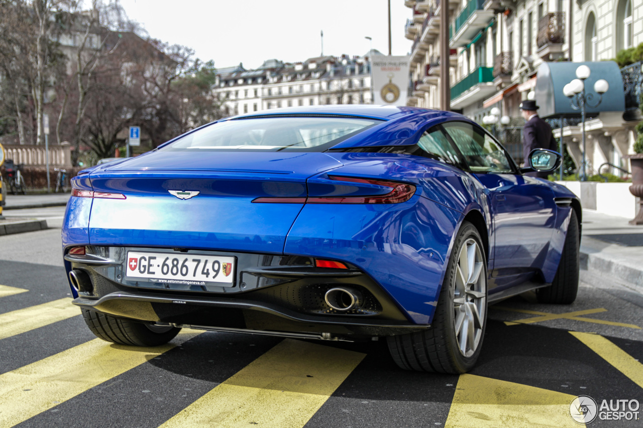 Aston Martin DB11