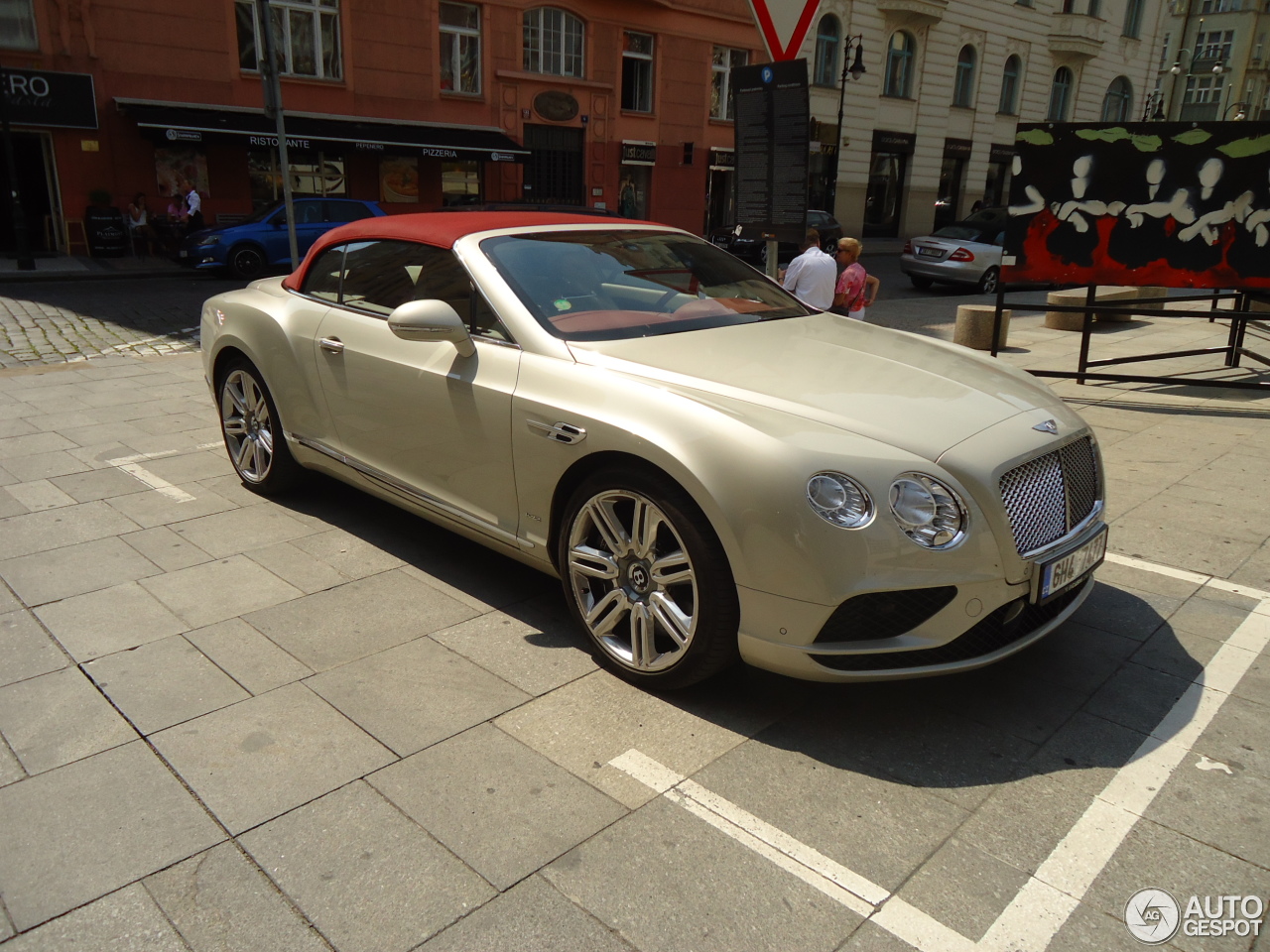 Bentley Continental GTC 2016