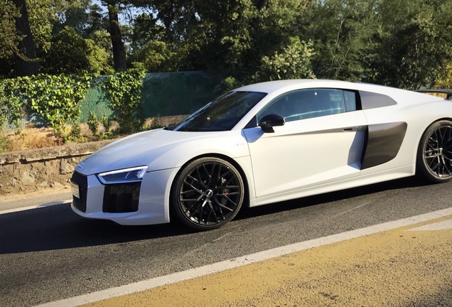 Audi R8 V10 Plus 2015