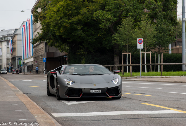 Lamborghini Aventador LP700-4 Roadster Pirelli Edition