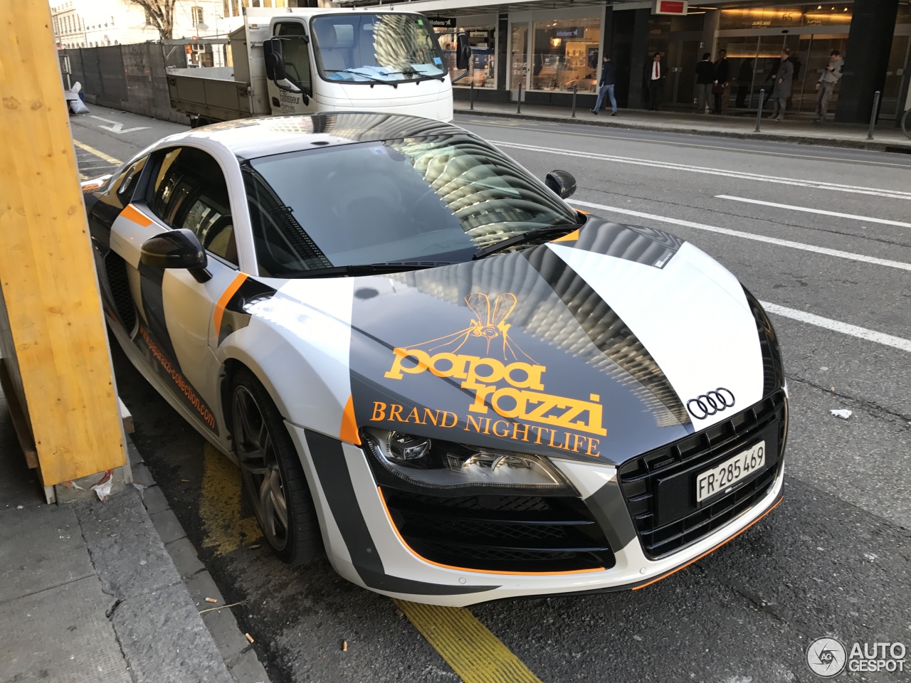 Audi R8 V10