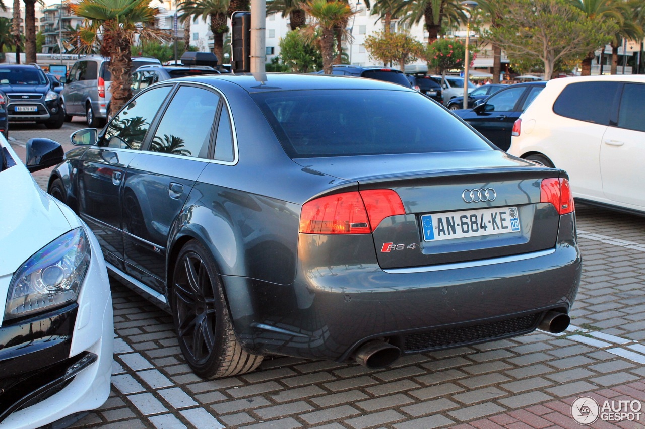 Audi RS4 Sedan