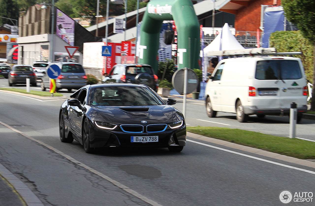 BMW i8