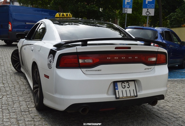 Dodge Charger SRT-8 Super Bee 2012