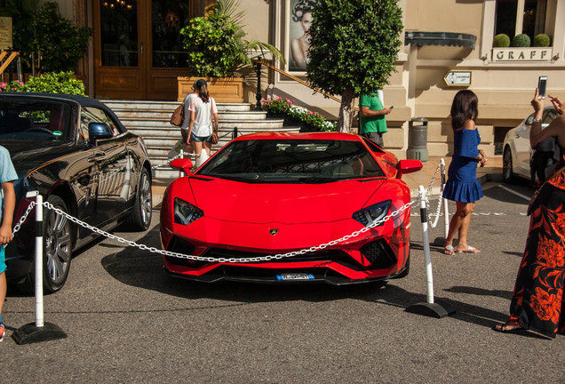 Lamborghini Aventador S LP740-4