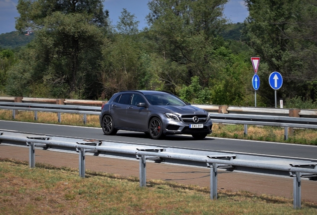 Mercedes-Benz GLA 45 AMG X156