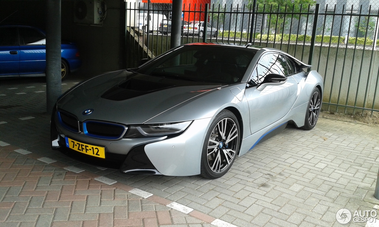 BMW i8